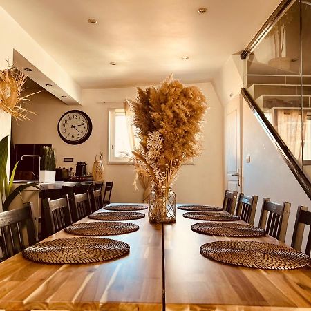 Maison De Village Ecusson - Logement Entier - 160M2 - 4Chambres - Centre Ville - Terrasse - Climatise Ним Екстериор снимка