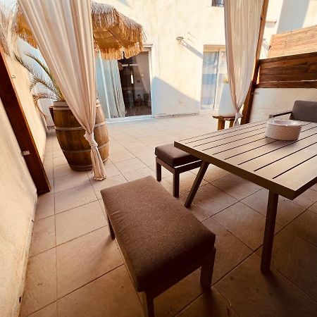 Maison De Village Ecusson - Logement Entier - 160M2 - 4Chambres - Centre Ville - Terrasse - Climatise Ним Екстериор снимка