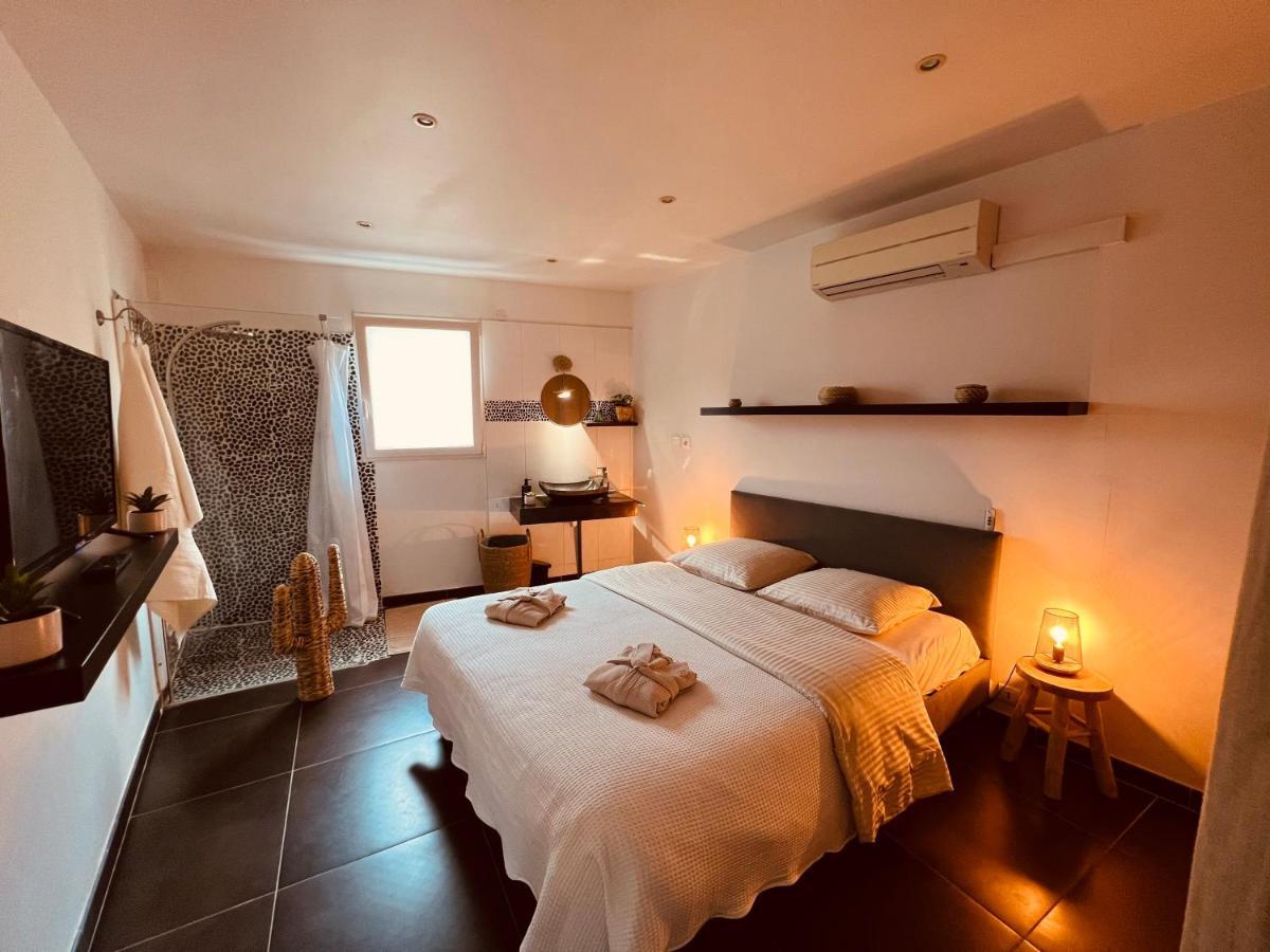 Maison De Village Ecusson - Logement Entier - 160M2 - 4Chambres - Centre Ville - Terrasse - Climatise Ним Екстериор снимка