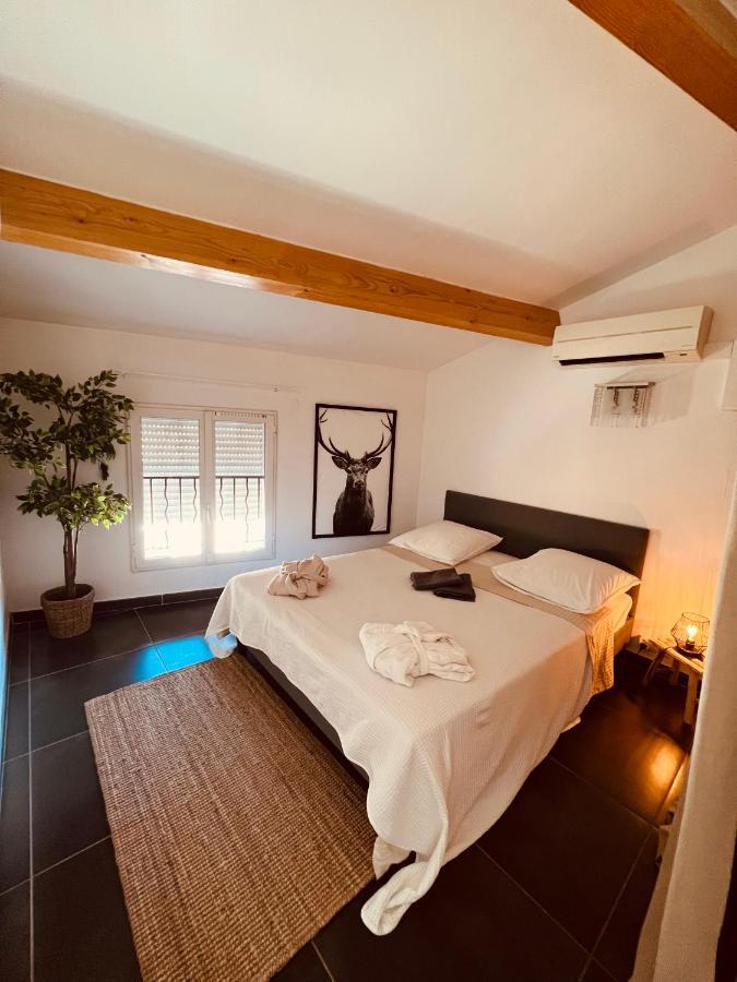 Maison De Village Ecusson - Logement Entier - 160M2 - 4Chambres - Centre Ville - Terrasse - Climatise Ним Екстериор снимка