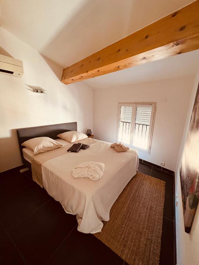 Maison De Village Ecusson - Logement Entier - 160M2 - 4Chambres - Centre Ville - Terrasse - Climatise Ним Екстериор снимка